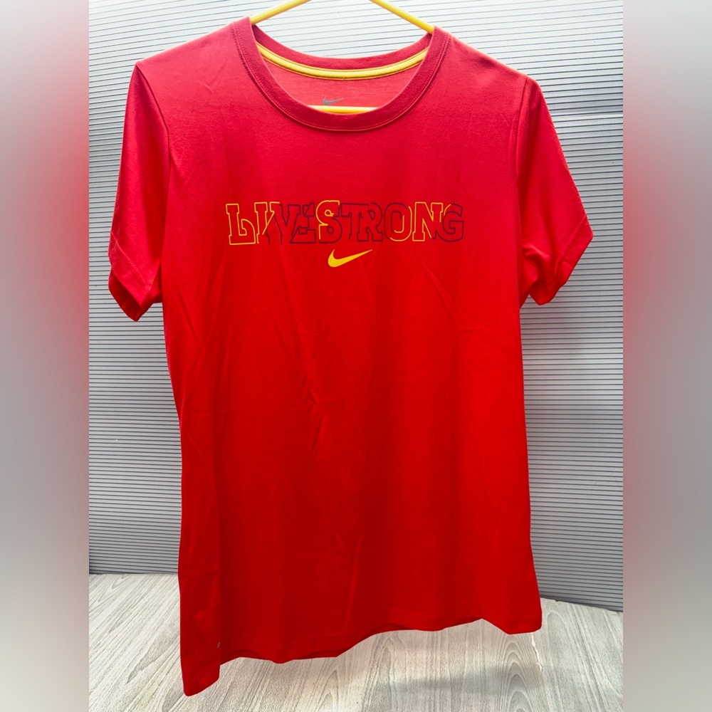 Nike LIVESTRONG T-Shirt- Women’s Size XL- Orange